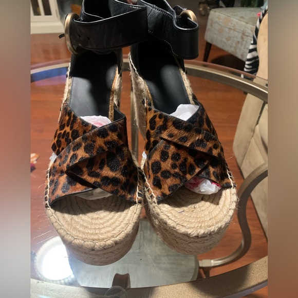 Marc Jacobs Leopard Print Espadrille Wedge Sandals with Black Ankle Strap - Picture 2 of 3